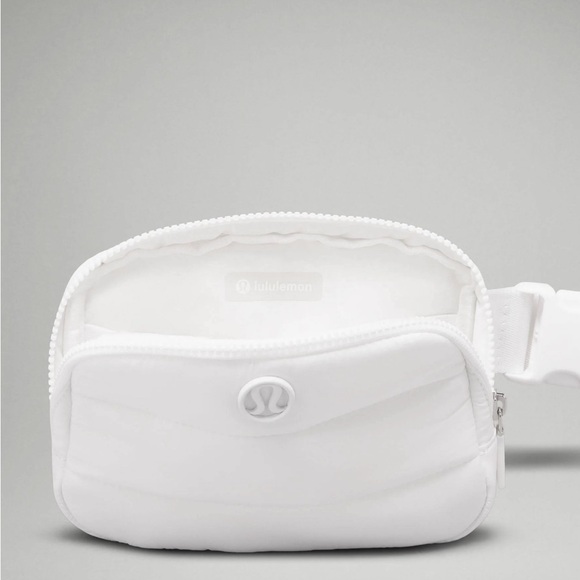 Lululemon Everywhere belt bag *Wunder Puff 1L - Picture 5 of 5